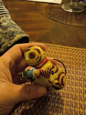 Vintage Tin Toy Wind Up Cat From China